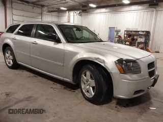 2005 Dodge Magnum z VIN 2DRGZR8V15H587486, wystawiony jako IAAI lot #42040578 z przebiegiem 179 158 mil mil oraz . Historia ofert i sprzedaży dostępna na DreamBid. Obrazek 1.
