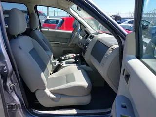2008 Ford Escape Hybrid z VIN 1FMCU49H88KB89767, wystawiony jako IAAI lot #42650593 z przebiegiem 127 093 mil mil oraz . Historia ofert i sprzedaży dostępna na DreamBid. Obrazek 5.
