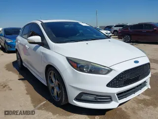 2015 Ford Focus ST with VIN 1FADP3L98FL292289, listed as a IAAI auction lot 41670338 with 100,742 mi miles. Bid and sale history available at carsss.com. Image 1.