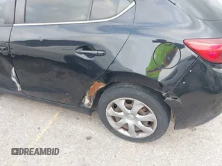 2014 Mazda 3 i Sport with VIN JM1BM1K70E1194298, listed as a IAAI auction lot 42048040 with 232,972 mi miles and . Bid and sale history available at carsss.com. Image 20.