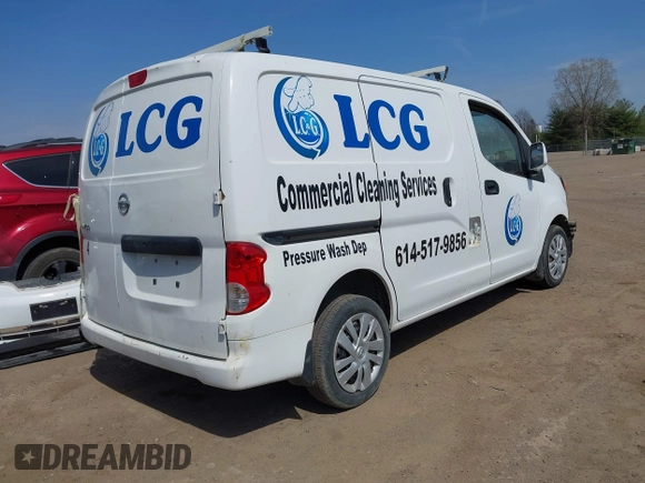 2017 Nissan NV200 S z VIN 3N6CM0KN5HK713522, wystawiony jako IAAI lot #42052133 z przebiegiem 126 019 mil mil oraz . Historia ofert i sprzedaży dostępna na DreamBid. Obrazek 4.