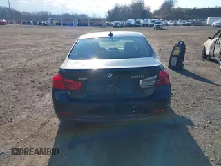 2018 BMW 3 Series 320i xDrive with VIN WBA8E5G57JNU47476, listed as a IAAI auction lot 41319816 with 38,755 mi miles. Bid and sale history available at carsss.com. Image 16.