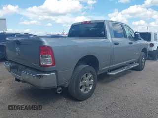 2024 Ram 2500 Big Horn z VIN 3C6UR5DL1RG336569, wystawiony jako IAAI lot #42595091 z przebiegiem 30 453 mil mil oraz . Historia ofert i sprzedaży dostępna na DreamBid. Obrazek 4.