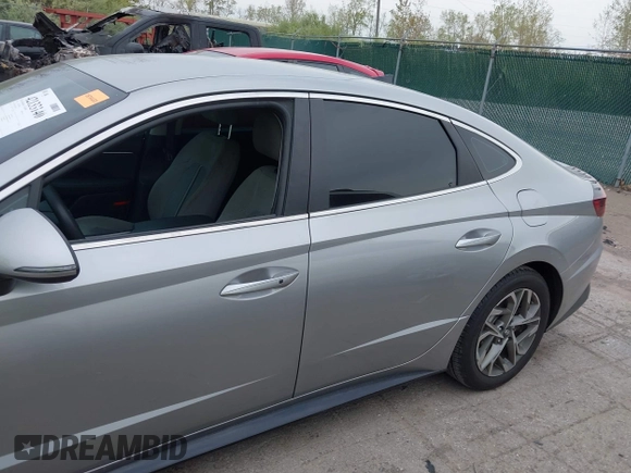 2020 Hyundai Sonata SEL z VIN 5NPEL4JA7LH053779, wystawiony jako IAAI lot #42133140 z przebiegiem 67 705 mil mil oraz . Historia ofert i sprzedaży dostępna na DreamBid. Obrazek 14.
