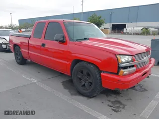 2004 Chevrolet Silverado 1500 Work Truck with VIN 2GCEC19T441162305, listed as a IAAI auction lot 42044275 with 154,971 mi miles. Bid and sale history available at carsss.com. Image 1.