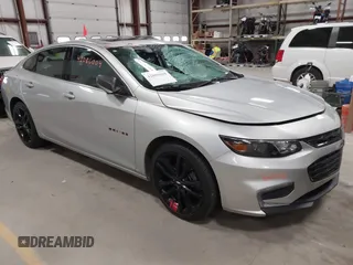 2018 Chevrolet Malibu LT z VIN 1G1ZD5ST0JF199087, wystawiony jako IAAI lot #42086004 z przebiegiem 109 508 mil mil oraz . Historia ofert i sprzedaży dostępna na DreamBid. Obrazek 1.