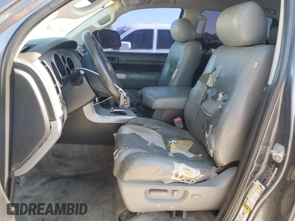 2008 Toyota Tundra z VIN 5TFDV54198X036873, wystawiony jako Copart lot #56321415 z przebiegiem 209 722 mil mil oraz Szkoda całkowita • Salvage title. Historia ofert i sprzedaży dostępna na DreamBid. Obrazek 7.