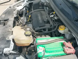 2017 Chevrolet Sonic LT z VIN 1G1JG6SH6H4158961, wystawiony jako IAAI lot #42492623 z przebiegiem 116 742 mil mil oraz . Historia ofert i sprzedaży dostępna na DreamBid. Obrazek 19.