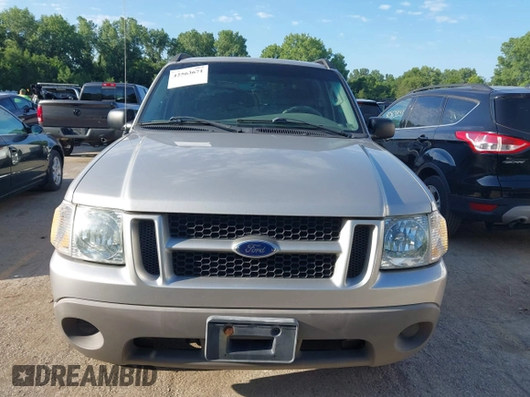 2003 Ford Explorer Sport Trac XLS z VIN 1FMZU67EX3UB19974, wystawiony jako IAAI lot #42563671 z przebiegiem 133 452 mil mil oraz . Historia ofert i sprzedaży dostępna na DreamBid. Obrazek 6.