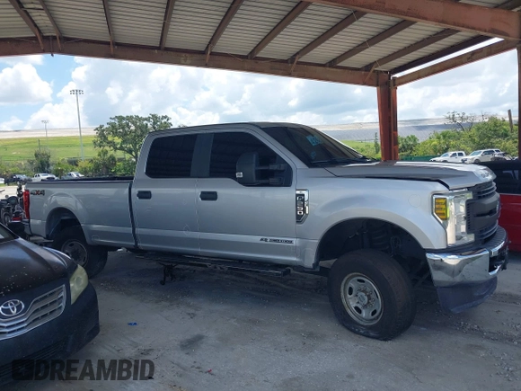 2019 Ford F-250 XL z VIN 1FT7W2BT7KED13259, wystawiony jako IAAI lot #42543359 z przebiegiem 136 511 mil mil oraz . Historia ofert i sprzedaży dostępna na DreamBid. Obrazek 13.