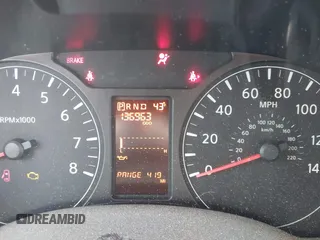 2017 Nissan NV Cargo SV z VIN 1N6BF0LY7HN811735, wystawiony jako IAAI lot #41225750 z przebiegiem 136 963 mil mil oraz . Historia ofert i sprzedaży dostępna na DreamBid. Obrazek 7.