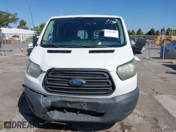 2015 Ford Transit Cargo с VIN 1FTYR1ZMXFKA44427, выставлен на аукционе IAAI как лот 42411415 с пробегом 276 085 миль миль и . История ставок и продаж доступна на DreamBid. Изображение 12.
