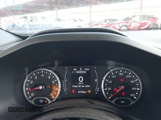 2018 Jeep Renegade Latitude z VIN ZACCJABB8JPJ64054, wystawiony jako IAAI lot #42405048 z przebiegiem 84 708 mil mil oraz . Historia ofert i sprzedaży dostępna na DreamBid. Obrazek 7.