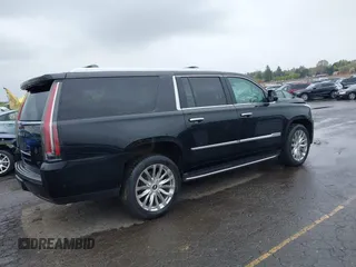 2018 Cadillac Escalade ESV Luxury z VIN 1GYS4HKJ2JR179215, wystawiony jako IAAI lot #41969880 z przebiegiem 45 262 mil mil oraz . Historia ofert i sprzedaży dostępna na DreamBid. Obrazek 4.