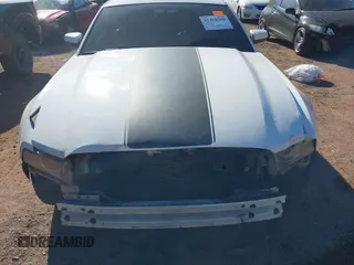 2013 Ford Mustang V6 with VIN 1ZVBP8AM5D5233866, listed as a IAAI auction lot 41418360 with 268,678 mi miles. Bid and sale history available at carsss.com. Image 6.