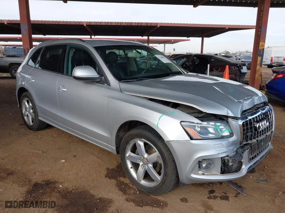 2011 Audi Q5 3.2L Premium Plus with VIN WA1DKAFPXBA063247, listed as a IAAI auction lot 41240885 with 110,412 mi miles. Bid and sale history available at carsss.com. Image 1.