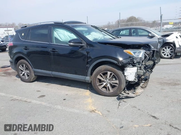 2018 Toyota RAV4 XLE with VIN 2T3RFREV6JW734993, listed as a IAAI auction lot 41790232 with 61,118 mi miles. Bid and sale history available at carsss.com. Image 1.
