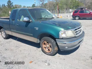 2000 Ford F-150 XL with VIN 1FTRX17L0YNA81220, listed as a IAAI auction lot 41912237 with 107,586 mi miles. Bid and sale history available at carsss.com. Image 1.