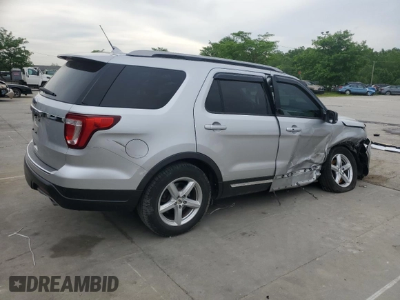 2018 Ford Explorer XLT с VIN 1FM5K7D86JGB86933, выставлен на аукционе Copart как лот 57239325 с пробегом 72 409 миль миль и Списание • Salvage title. История ставок и продаж доступна на DreamBid. Изображение 3.