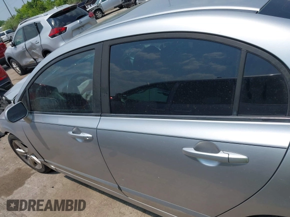2011 Honda Civic LX-S z VIN 19XFA1F68BE009998, wystawiony jako IAAI lot #42364480 z przebiegiem Nie podano mil oraz . Historia ofert i sprzedaży dostępna na DreamBid. Obrazek 14.