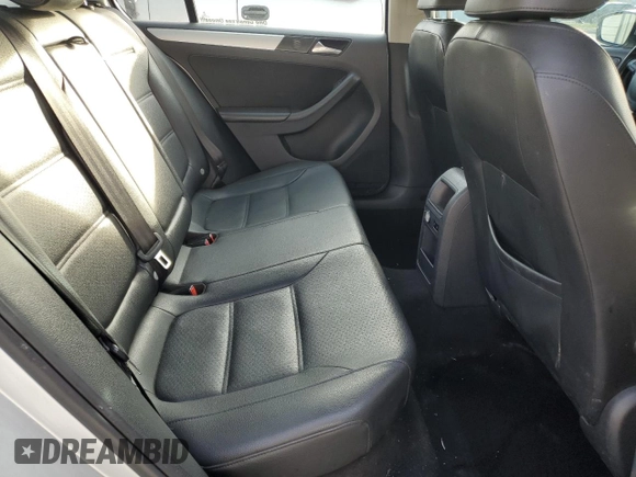 2013 Volkswagen Jetta SE с VIN 3VWDP7AJ1DM251929, выставлен на аукционе Copart как лот 53448185 с пробегом 272 882 миль миль и Списание • Salvage title. История ставок и продаж доступна на DreamBid. Изображение 10.