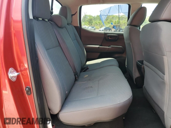2021 Toyota Tacoma SR z VIN 5TFAX5GN4MX192454, wystawiony jako Copart lot #55956395 z przebiegiem 54 875 mil mil oraz Czysty tytuł • Clean title. Historia ofert i sprzedaży dostępna na DreamBid. Obrazek 10.