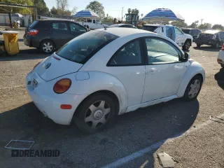 1999 Volkswagen Beetle GLS z VIN 3VWCA21C6XM406433, wystawiony jako Copart lot #46866815 z przebiegiem 64 045 mil mil oraz Czysty tytuł • Clean title. Historia ofert i sprzedaży dostępna na DreamBid. Obrazek 3.