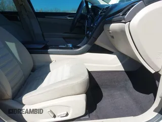 2017 Ford Fusion SE with VIN 3FA6P0H78HR117821, listed as a IAAI auction lot 41870448 with 180,222 mi miles. Bid and sale history available at carsss.com. Image 5.