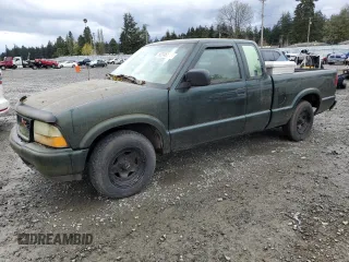 2001 GMC Sonoma SLS w/1SF Pkg with VIN 1GTCS195218210808, listed as a Copart auction lot 52246115 with Not Provided miles and Clean Title. Bid and sale history available at carsss.com. Image 1.