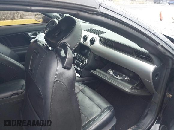 2020 Ford Mustang EcoBoost z VIN 1FATP8UH7L5131625, wystawiony jako IAAI lot #42295906 z przebiegiem 74 572 mil mil oraz . Historia ofert i sprzedaży dostępna na DreamBid. Obrazek 5.