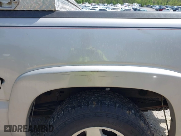 2007 Chevrolet Silverado 1500 LT3 with VIN 2GCEK13ZX71173913, listed as a IAAI auction lot 42145415 with 296,079 mi miles and . Bid and sale history available at DreamBid. Image 20.
