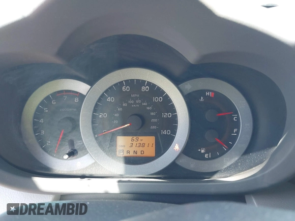 2010 Toyota RAV4 z VIN 2T3ZF4DV2AW049880, wystawiony jako IAAI lot #42272049 z przebiegiem 313 811 mil mil oraz . Historia ofert i sprzedaży dostępna na DreamBid. Obrazek 7.