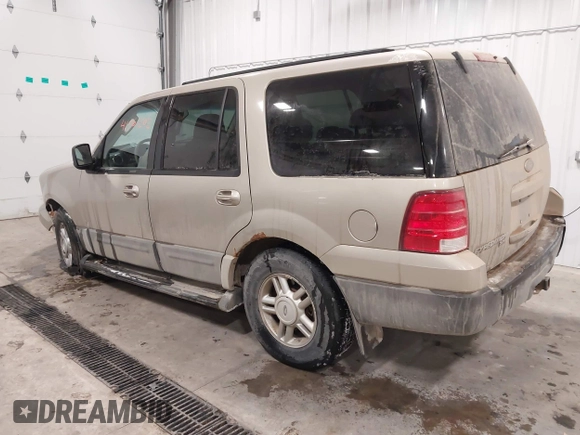 2004 Ford Expedition Special Service with VIN 1FMPU16L34LB27156, listed as a IAAI auction lot 41561202 with 230,318 mi miles. Bid and sale history available at carsss.com. Image 14.