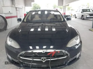 2014 Tesla Model S 60 с VIN 5YJSA1H11EFP60357, выставлен на аукционе IAAI как лот 42656130 с пробегом 133 344 миль миль и . История ставок и продаж доступна на DreamBid. Изображение 12.