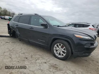 2016 Jeep Cherokee Latitude with VIN 1C4PJMCS3GW323322, listed as a Copart auction lot 50206185 with 183,062 mi miles and Salvage Title. Bid and sale history available at carsss.com. Image 4.