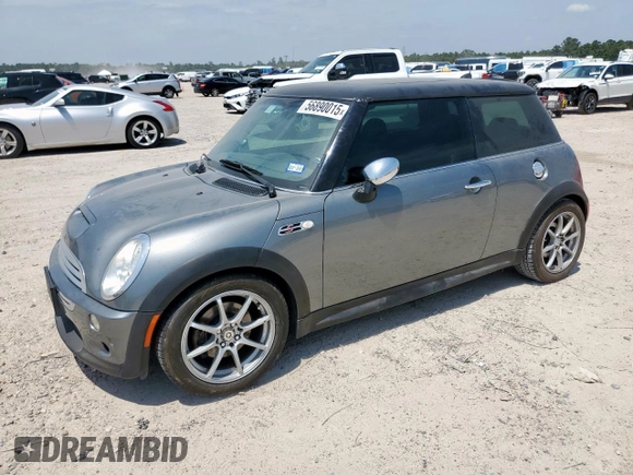 2005 MINI Hardtop S z VIN WMWRE33435TG95329, wystawiony jako Copart lot #56890015 z przebiegiem 47 985 mil mil oraz Czysty tytuł • Clean title. Historia ofert i sprzedaży dostępna na DreamBid. Obrazek 1.