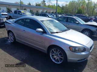 2007 Volvo C70 with VIN YV1MC68297J010736, listed as a IAAI auction lot 41986722 with 187,344 mi miles. Bid and sale history available at carsss.com. Image 1.