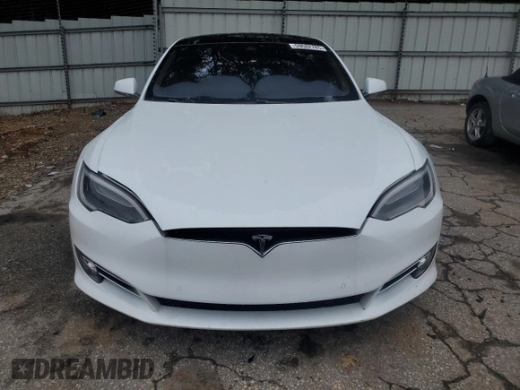 2016 Tesla Model S 90D z VIN 5YJSA1E23GF159354, wystawiony jako Copart lot #59682785 z przebiegiem 111 208 mil mil oraz Szkoda całkowita • Salvage title. Historia ofert i sprzedaży dostępna na DreamBid. Obrazek 5.