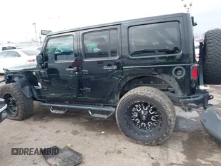2017 Jeep Wrangler Unlimited Rubicon Recon z VIN 1C4HJWFG9HL592824, wystawiony jako IAAI lot #41427433 z przebiegiem 70 105 mil mil oraz . Historia ofert i sprzedaży dostępna na DreamBid. Obrazek 15.