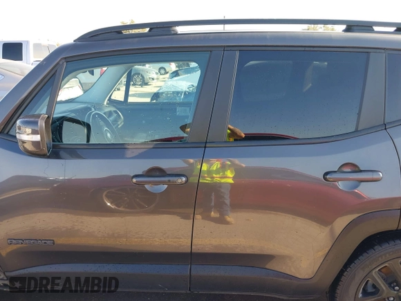 2017 Jeep Renegade Latitude with VIN ZACCJABB6HPG45899, listed as a IAAI auction lot 41531935 with 110,533 mi miles. Bid and sale history available at carsss.com. Image 15.