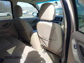 2007 Ford Escape XLT with VIN 1FMYU03Z47KB51872, listed as a IAAI auction lot 41656587 with 141,708 mi miles. Bid and sale history available at carsss.com. Image 8.