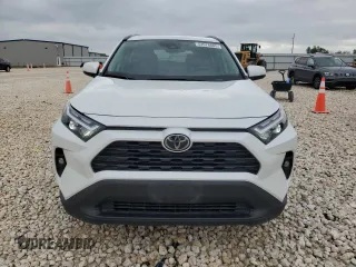 2024 Toyota RAV4 XLE Premium z VIN 2T3C1RFV1RW301807, wystawiony jako Copart lot #54978805 z przebiegiem 24 393 mil mil oraz Czysty tytuł • Clean title. Historia ofert i sprzedaży dostępna na DreamBid. Obrazek 5.