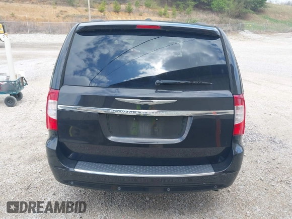 2015 Chrysler Town & Country Touring L with VIN 2C4RC1CG8FR522404, listed as a IAAI auction lot 41932426 with 165,092 mi miles and . Bid and sale history available at DreamBid. Image 16.