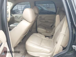 2010 Cadillac Escalade z VIN 1GYUCAEF1AR264105, wystawiony jako IAAI lot #41882488 z przebiegiem 190 113 mil mil oraz . Historia ofert i sprzedaży dostępna na DreamBid. Obrazek 20.