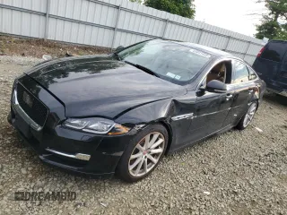 2019 Jaguar XJ R-Sport with VIN SAJWJ1CD1K8W18574, listed as a Copart auction lot 65041445 with 101,072 mi miles and Clean title. Bid and sale history available at DreamBid. Image 1.