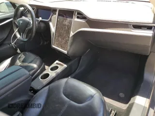 2014 Tesla Model S 60 z VIN 5YJSA1H13EFP36058, wystawiony jako Copart lot #57041725 z przebiegiem Nie podano mil oraz Szkoda całkowita • Salvage title. Historia ofert i sprzedaży dostępna na DreamBid. Obrazek 8.