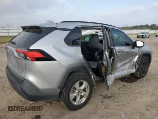 2020 Toyota RAV4 XLE with VIN 2T3P1RFV0LC095311, listed as a Copart auction lot 49062135 with 76,779 mi miles and Salvage Title. Bid and sale history available at carsss.com. Image 3.