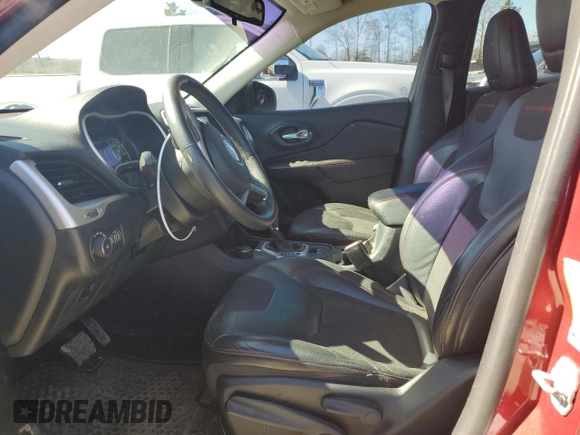 2015 Jeep Cherokee Trailhawk z VIN 1C4PJMBBXFW615145, wystawiony jako Copart lot #47294225 z przebiegiem 99 662 mil mil oraz Szkoda całkowita • Salvage title. Historia ofert i sprzedaży dostępna na DreamBid. Obrazek 7.