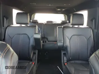2023 Ford Expedition Max Platinum z VIN 1FMJK1L8XPEA43579, wystawiony jako Copart lot #77406054 z przebiegiem 18 048 mil mil oraz Nie do naprawy • Non repairable. Historia ofert i sprzedaży dostępna na DreamBid. Obrazek 10.