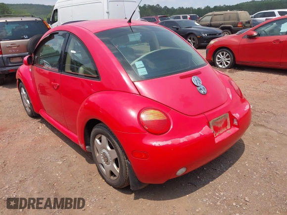 2001 Volkswagen Beetle GLS с VIN 3VWCS21C01M406402, выставлен на аукционе IAAI как лот 42366683 с пробегом 171 574 миль миль и . История ставок и продаж доступна на DreamBid. Изображение 3.